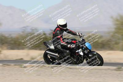 media/Dec-01-2025-Moto Forza (Mon) [[2daa91e15f]]/3-Beginner Group/Session 2 (Turn 7 Inside Pans)/